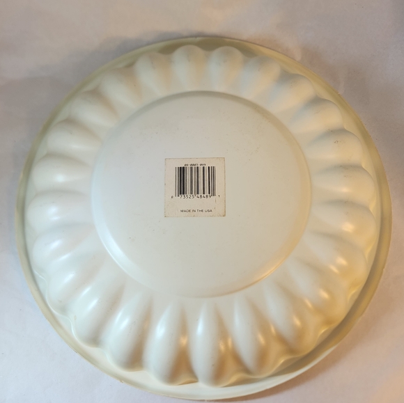 Retro White Round Plastic Red Poinsettia Christmas Cookie Tray - Picture 8 of 8